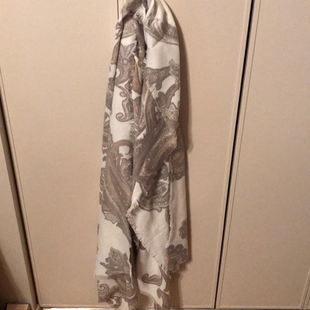 Scarf - Picture 3 of 5